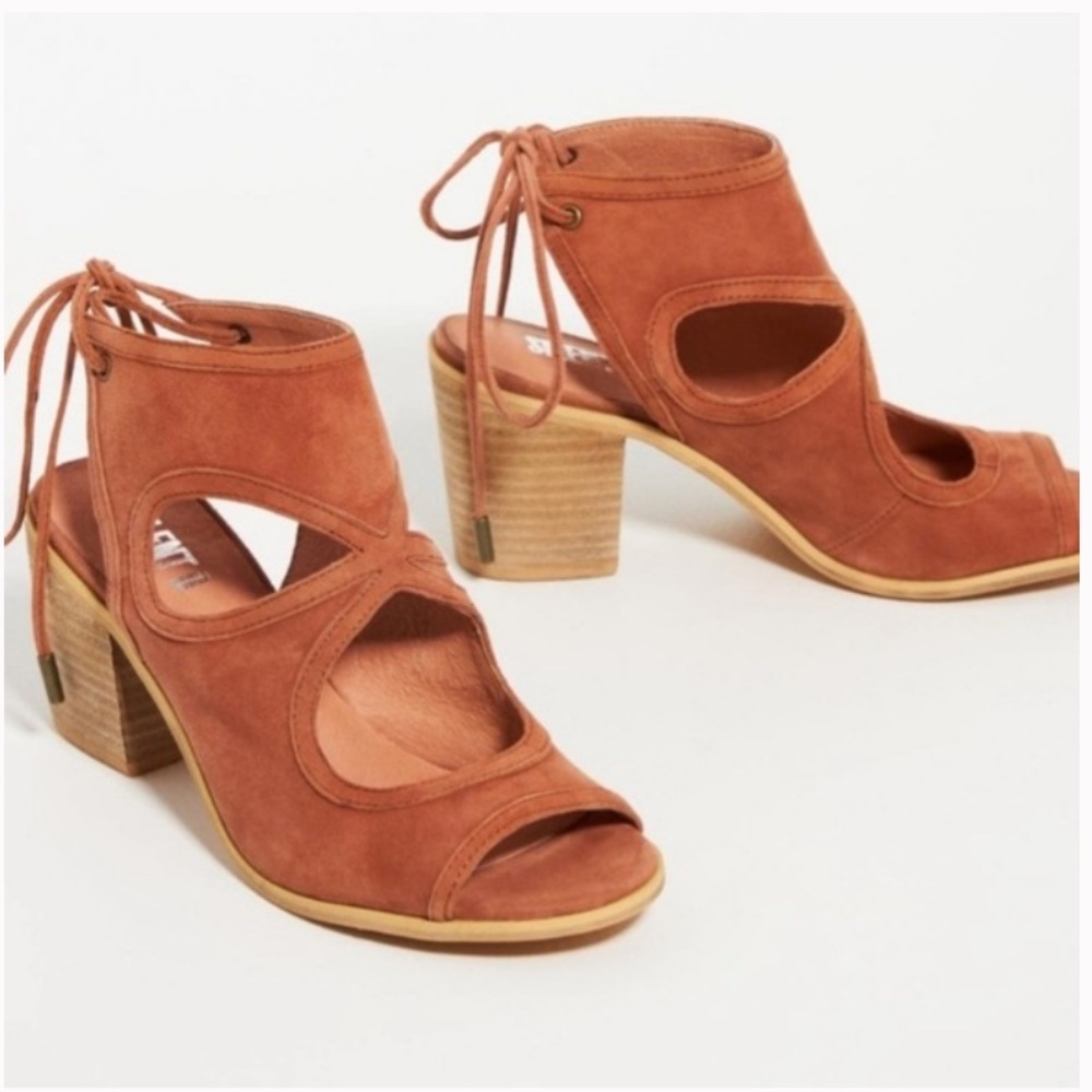 Anthropologie Silent D Guilford Honey Brown Heeled Mules Size 40